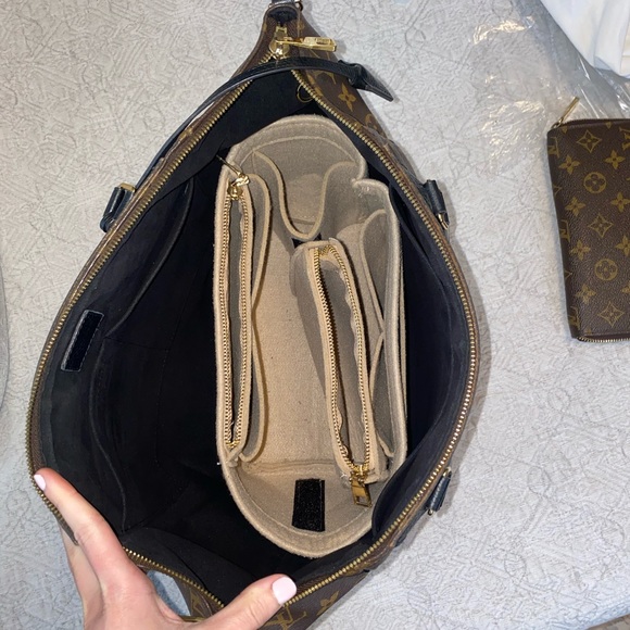 Louis Vuitton Estrela Tote - Picture 12 of 12